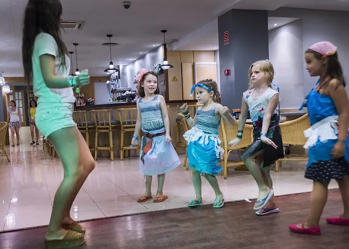 Отель Merce Пинеда-де-Мар